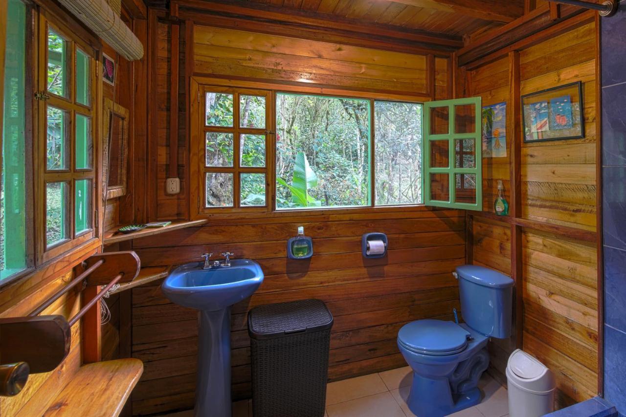 Mindo Eco Chalet Con Rio Y Cascada Екстериор снимка